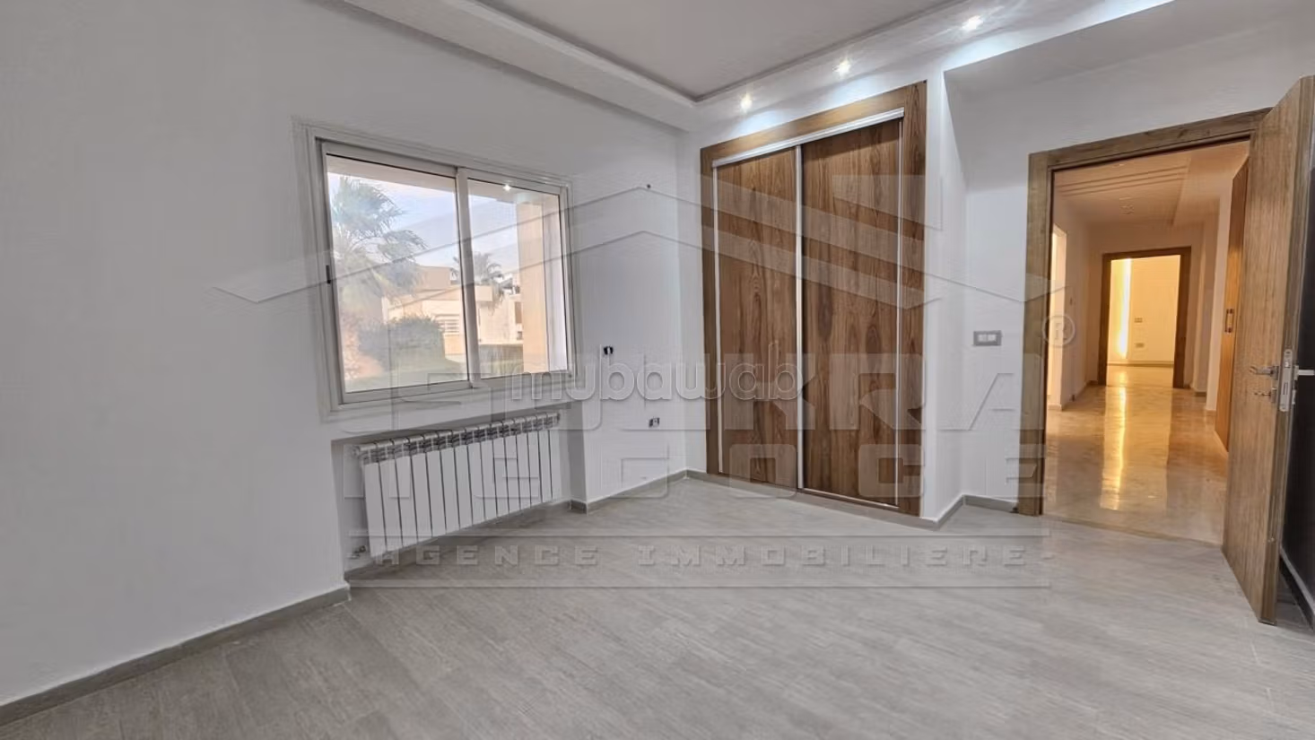 In affitto un bel triplex S5 a Chotrana 1
