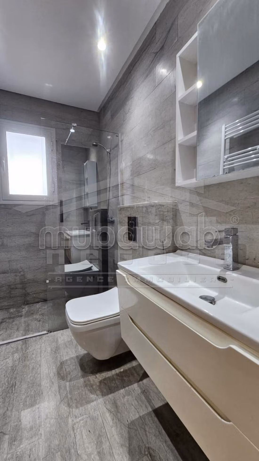 In affitto un bel triplex S5 a Chotrana 1