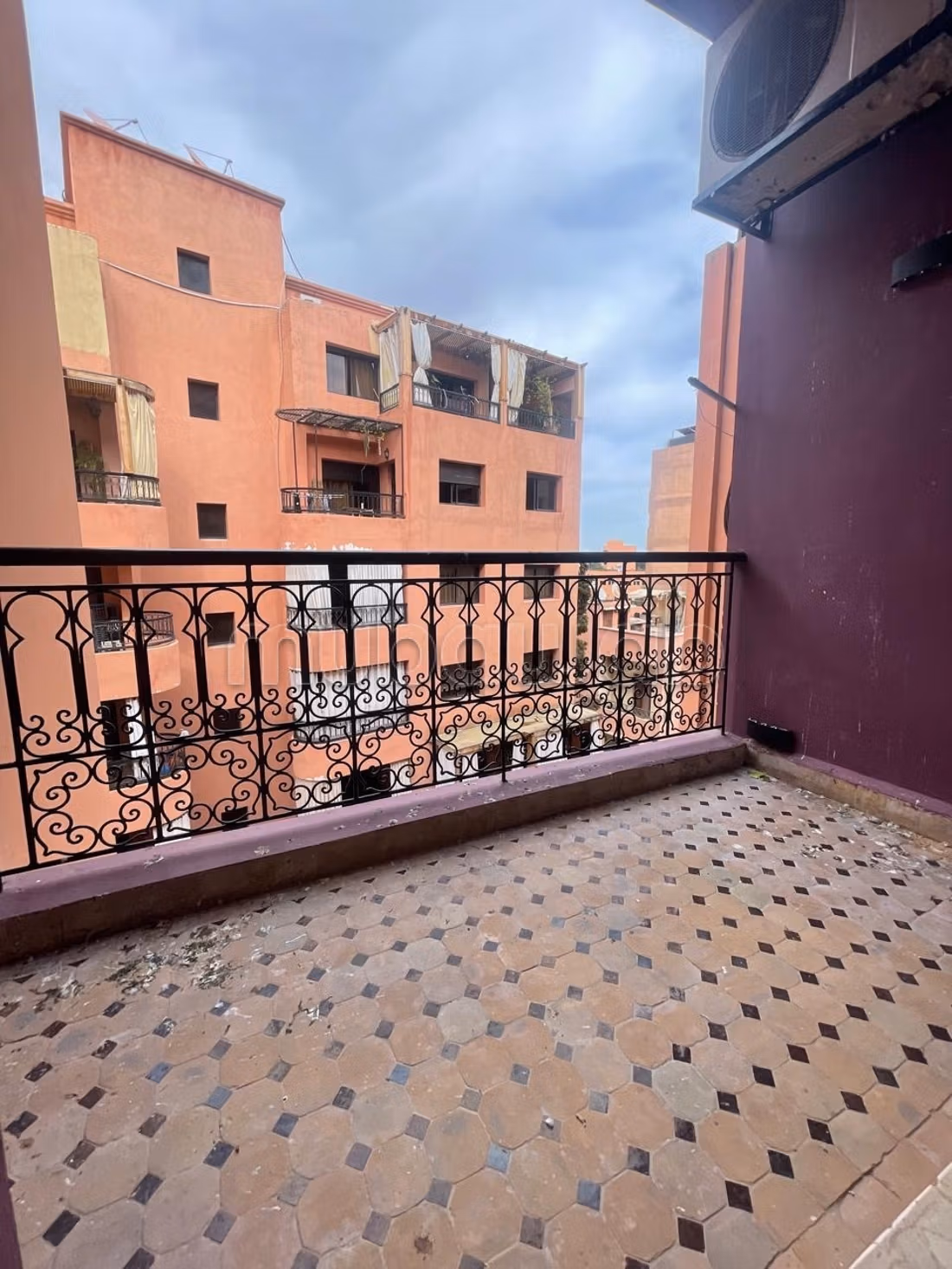 Apartamento superbamente ubicado en Guéliz. Superficie de 95 m². Ascensor