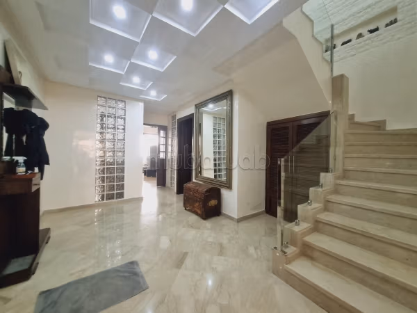 Superbe appartement à vendre à Gauthier. Superficie 240 m². Système de parabole et résidence sécurisée