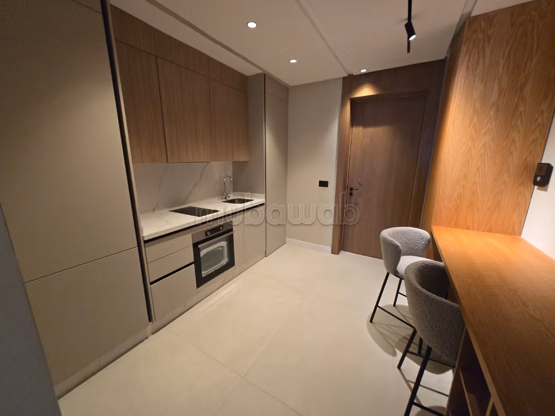 Louez cet appartement à CIL Hay Salam. 
Superficie 54 m². 
Bien meublé — 4