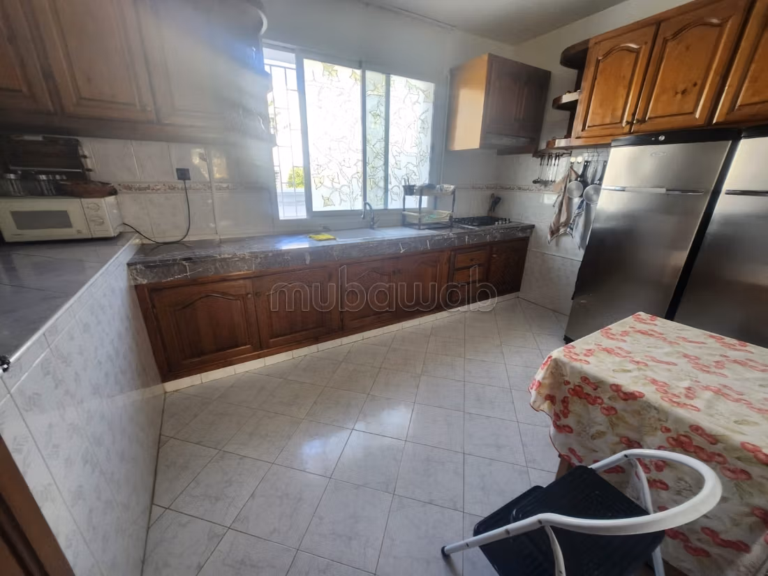 Luxe villa te koop in Dar Bouazza. Totale oppervlakte 230 m². Goed gemeubileerd