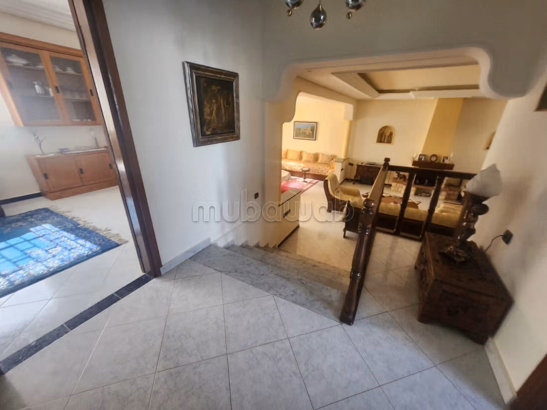 Luxe villa te koop in Dar Bouazza. Totale oppervlakte 230 m². Goed gemeubileerd