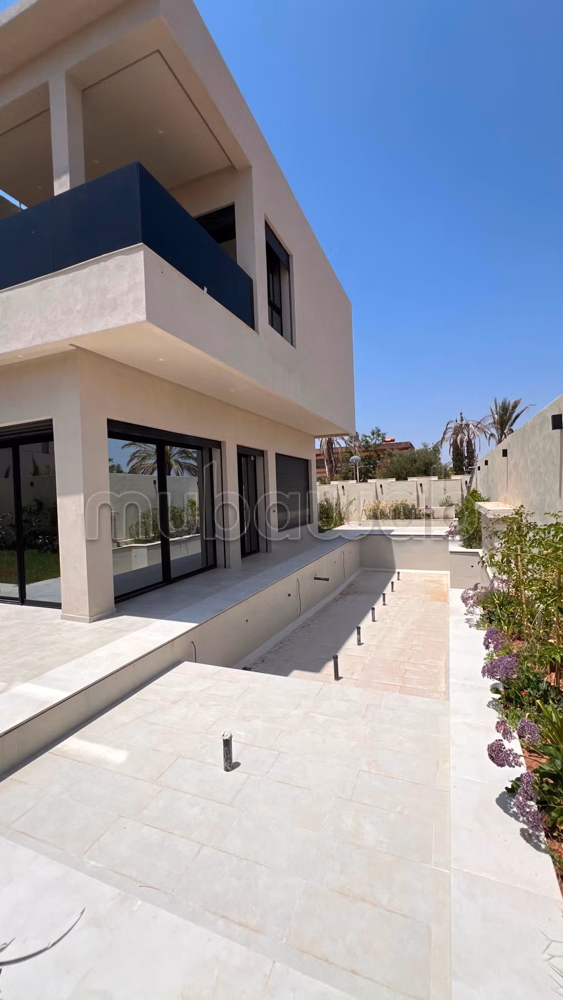 Exceptional new villa with Infinity Pool