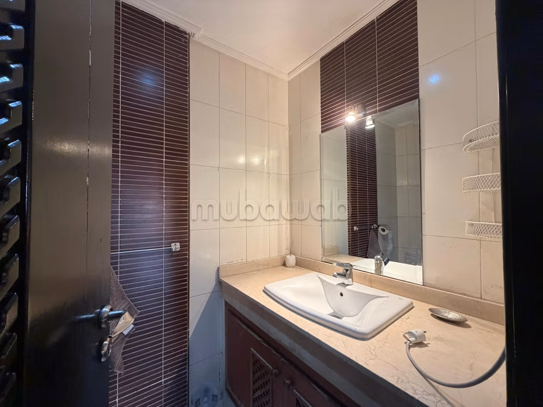 Rent an apartment in Guéliz. 2 rooms. Storage unit