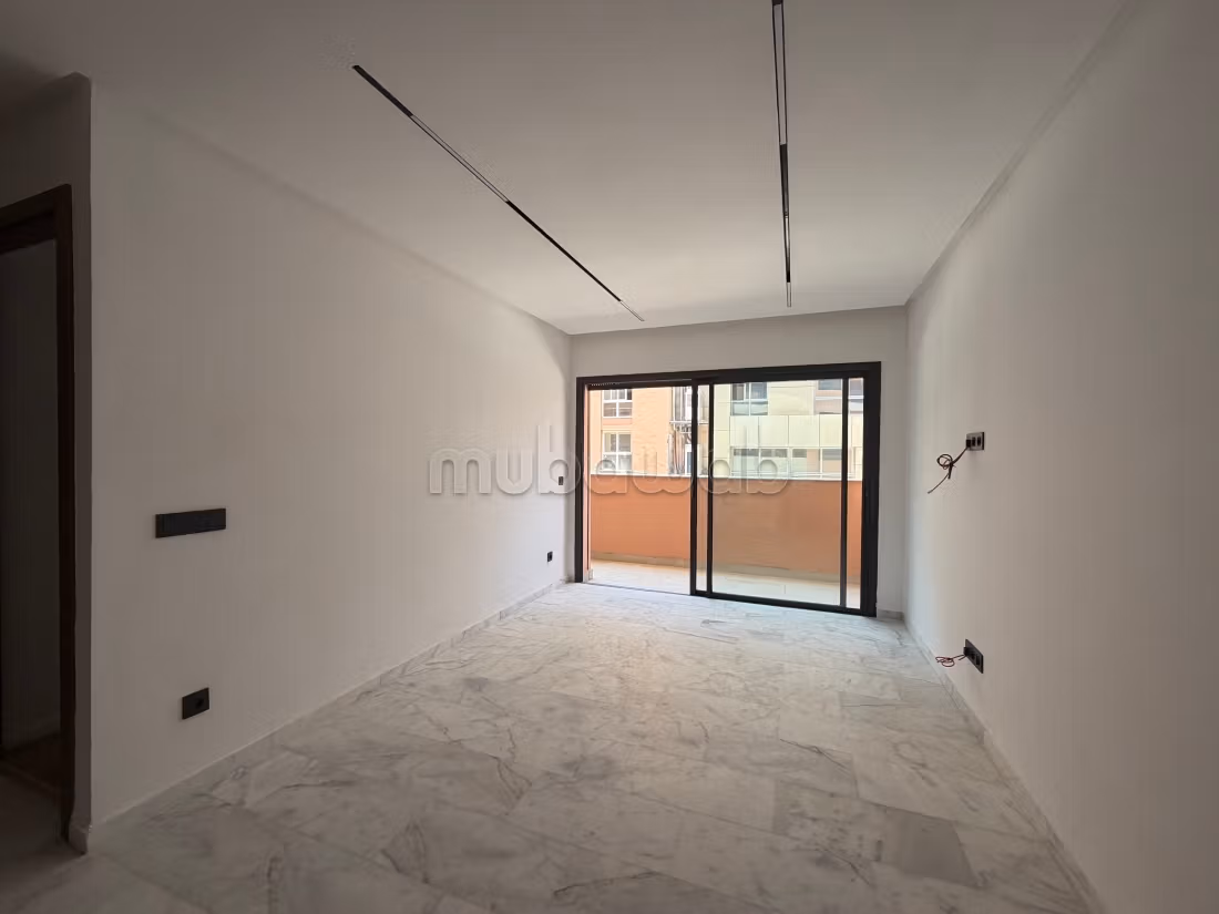 Appartement à louer à Guéliz. Surface 40 m². Gardien et climatisation