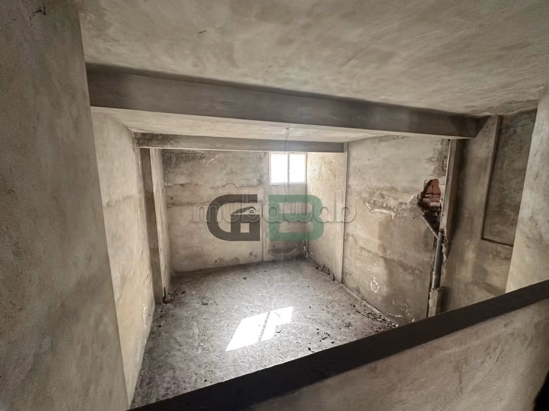 Spazio commerciale 265 m² con soppalco - Borgogna est