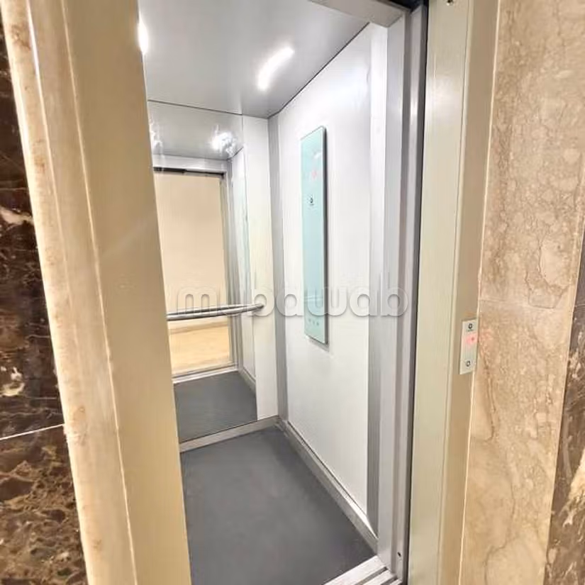 Ufficio in Affitto di 1098.0 m² a Casablanca, Ain Sebaa