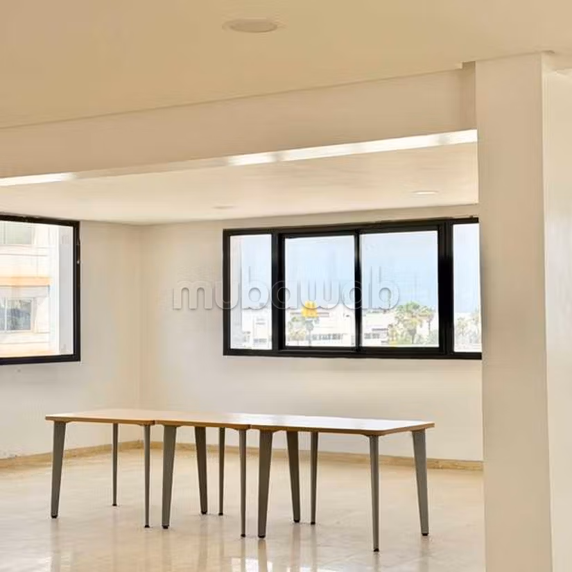 Ufficio in Affitto di 1098.0 m² a Casablanca, Ain Sebaa
