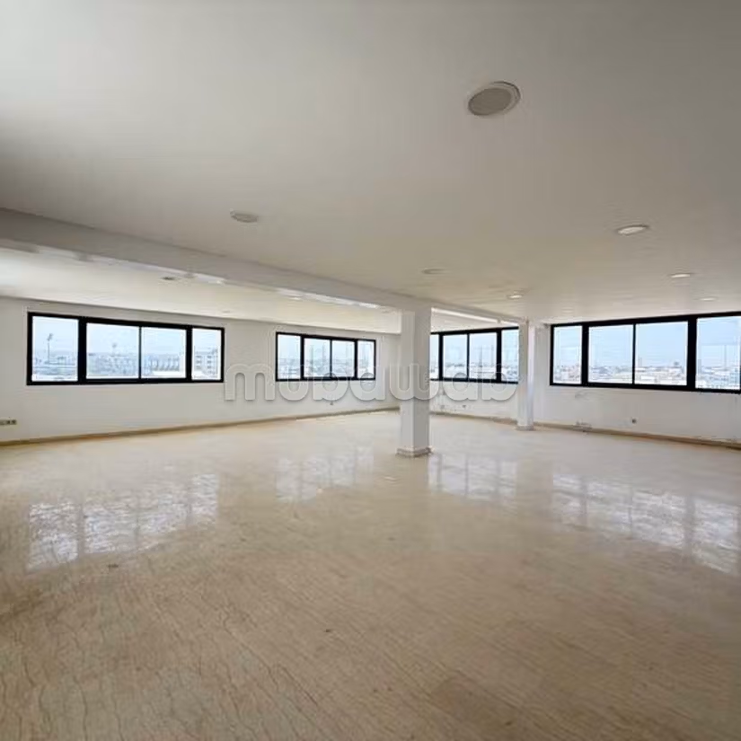 Ufficio in Affitto di 1098.0 m² a Casablanca, Ain Sebaa