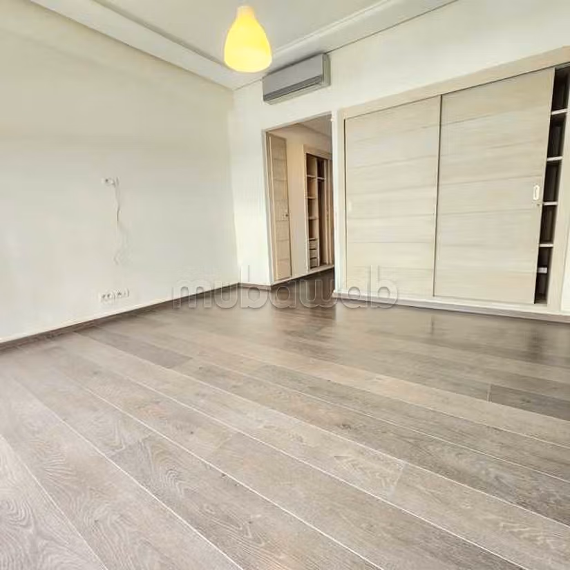 Appartement à Louer de 210.0 m² à Casablanca, Maarif Extension — 5