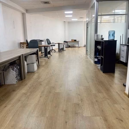 Bureau à Louer de 161.0 m² à Casablanca, Sidi Maarouf