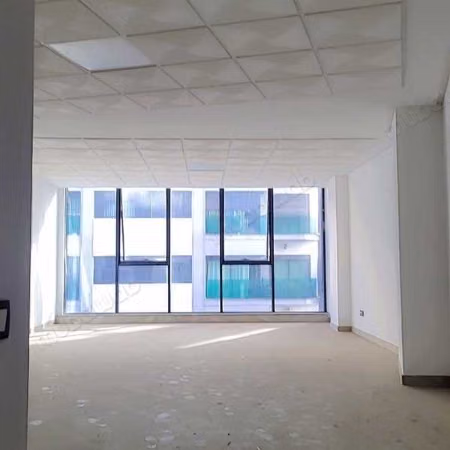 Ufficio in Affitto di 96.0 m² a Casablanca, Roches Noires