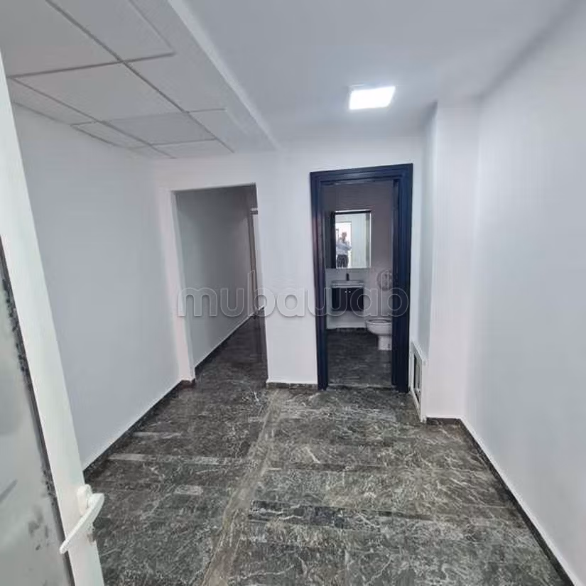 Bureau à Louer de 240.0 m² à Casablanca, Triangle D'Or