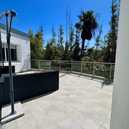 Local commercial à Louer de 397.0 m² à Casablanca, Cil