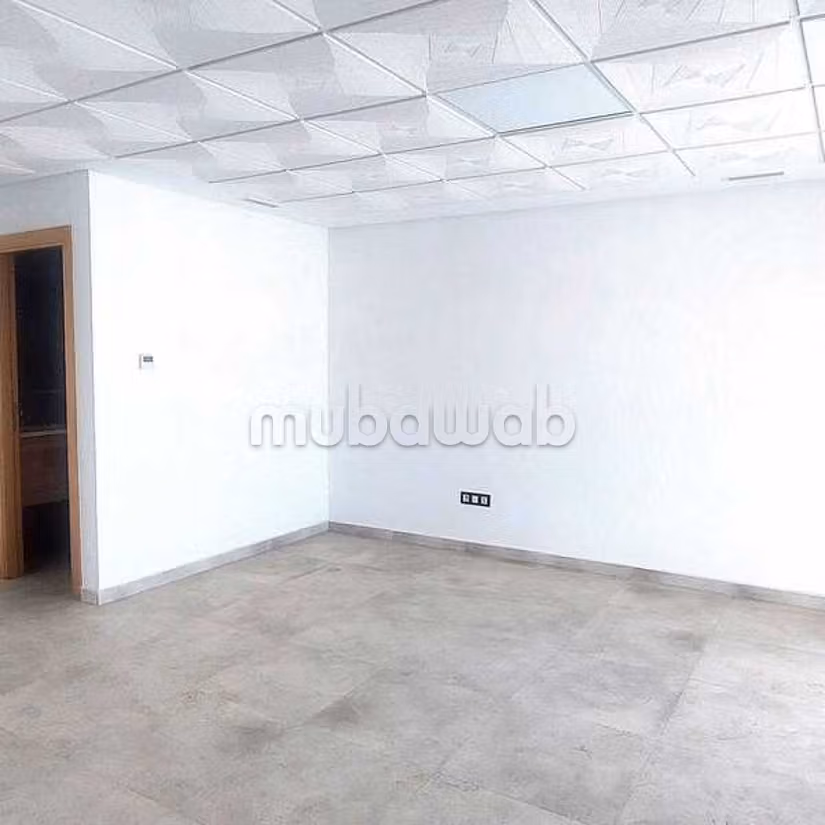 Bureau à Louer de 57.0 m² à Casablanca, Zone Industrielle Ain Sebaa