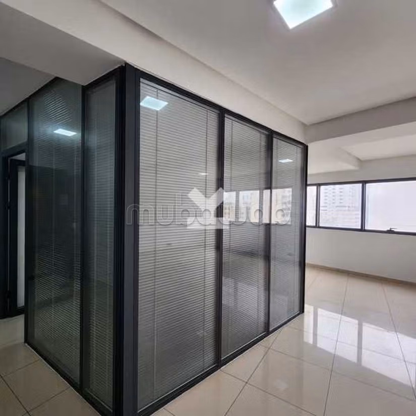 Bureau à Vendre de 63.0 m² à Casablanca,
Franceville