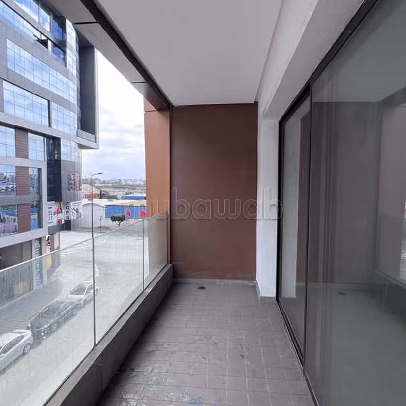 Ufficio in Affitto di 73.0 m² a Casablanca, Roches Noires