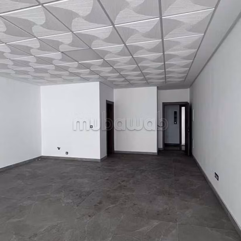 Ufficio in Affitto di 73.0 m² a Casablanca, Roches Noires
