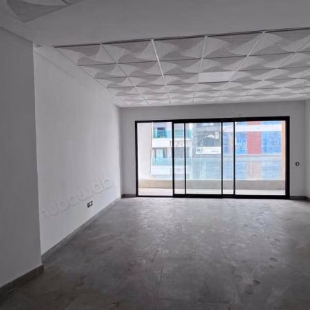 Oficina en Alquiler de 73.0 m² en Casablanca, Roches Noires