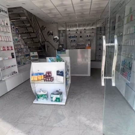 Local commercial à Louer de 32.0 m² à Bouskoura, Victoria