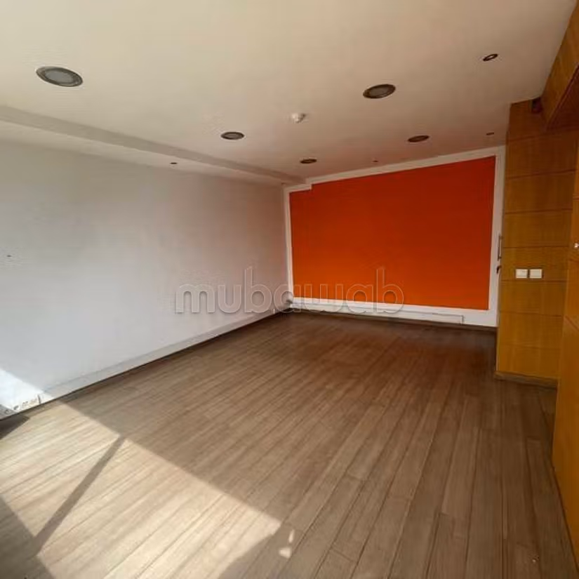 Ufficio in Vendita di 122.0 m² a Casablanca, Ospedali