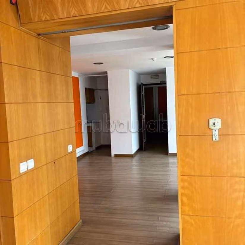 Ufficio in Vendita di 122.0 m² a Casablanca, Ospedali