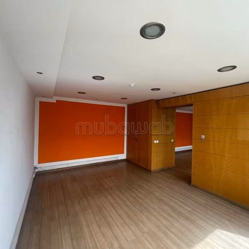 Ufficio in Vendita di 122.0 m² a Casablanca, Ospedali
