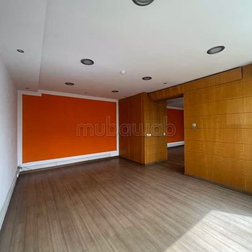 Ufficio in Vendita di 122.0 m² a Casablanca, Ospedali