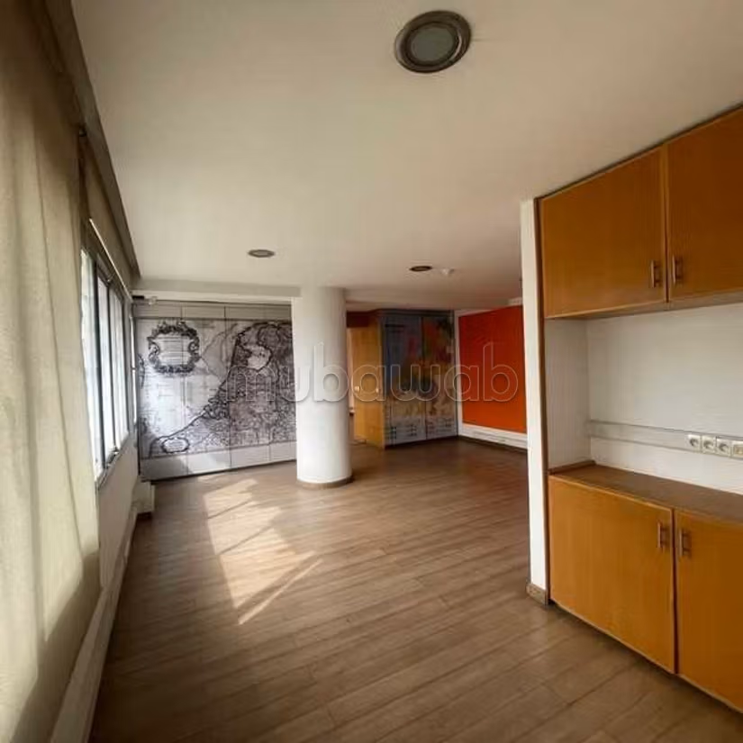 Ufficio in Vendita di 122.0 m² a Casablanca, Ospedali