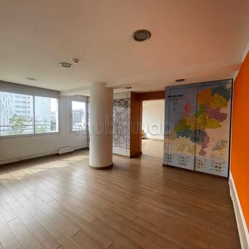 Ufficio in Vendita di 122.0 m² a Casablanca, Ospedali