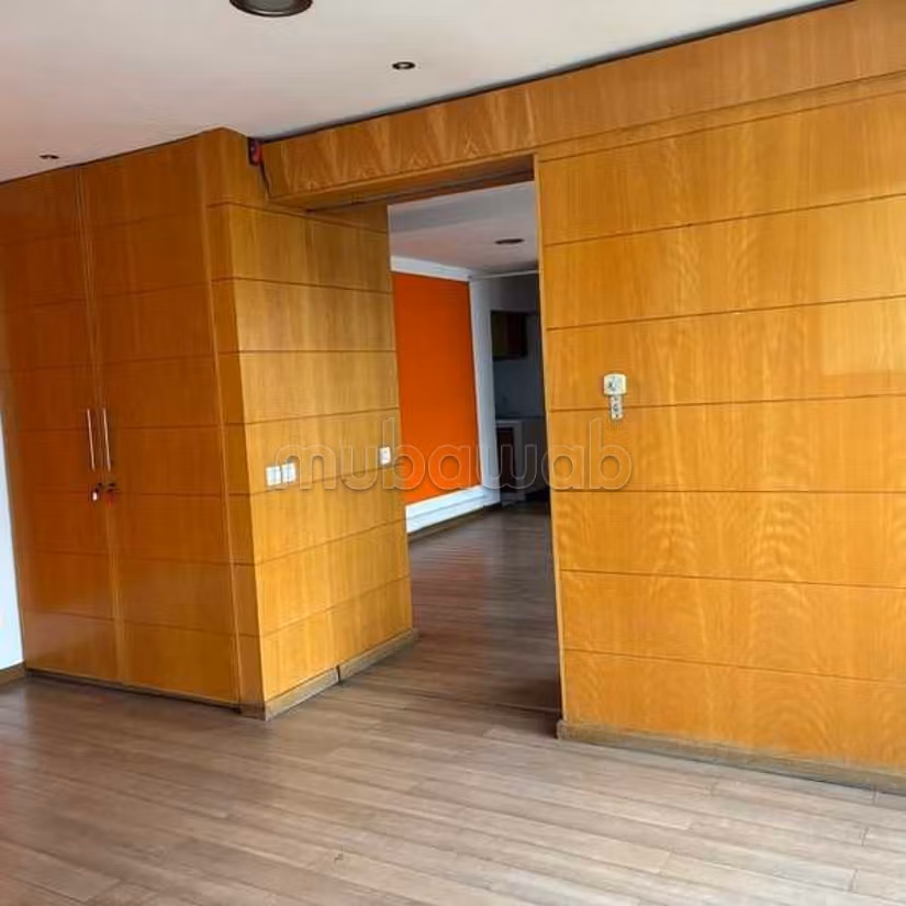 Ufficio in Vendita di 122.0 m² a Casablanca, Ospedali