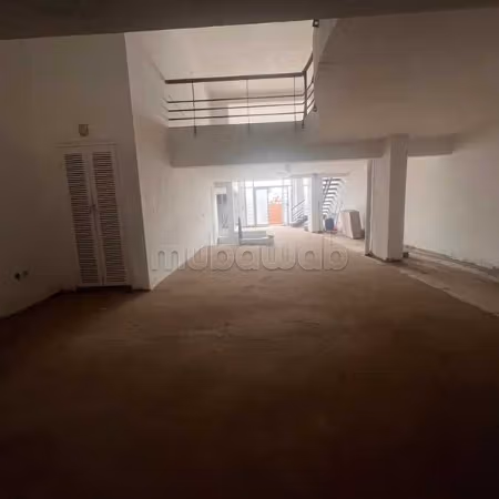 Local commercial à Louer de 393.0 m² à Casablanca, Triangle D'Or