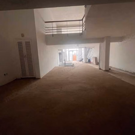 Commerciële ruimte te huur van 393.0 m² in Casablanca, Gouden Driehoek