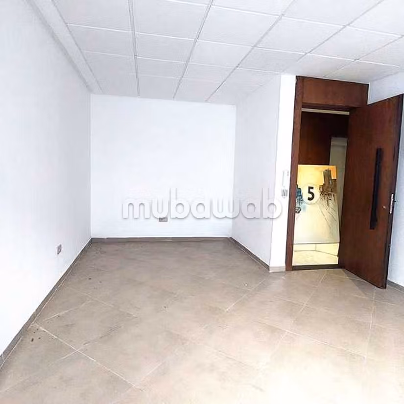 Ufficio in Affitto di 35.0 m² a Casablanca, Roches Noires