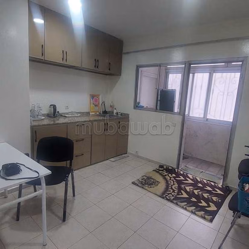 Bureau à Vendre de 145.0 m² à Casablanca, Belvedere Roches Noires