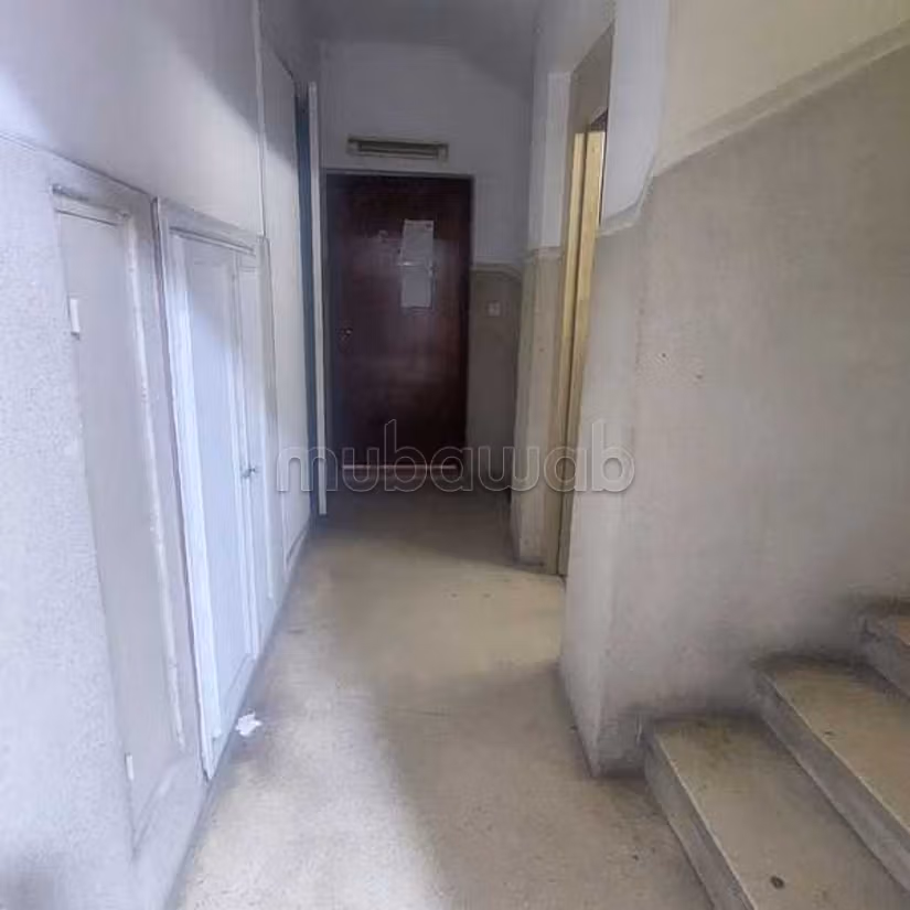 Bureau à Vendre de 145.0 m² à Casablanca, Belvedere Roches Noires