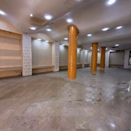 Local commercial à Louer de 288.0 m² à Casablanca, Maarif