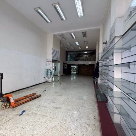 Local commercial à Louer de 258.0 m² à Casablanca, Bourgogne Sidi Belyout