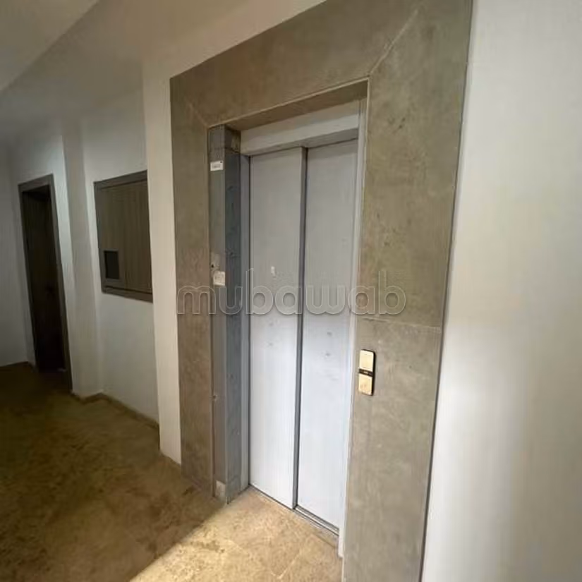 Ufficio in Affitto di 66.0 m² a Casablanca, Anassi