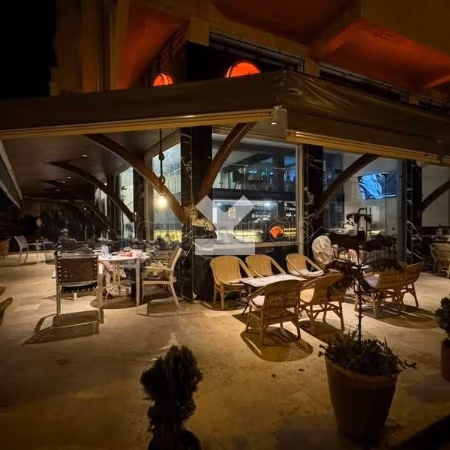 Local comercial a la venta de 264.0 m² en Témara, Al Mostakbal