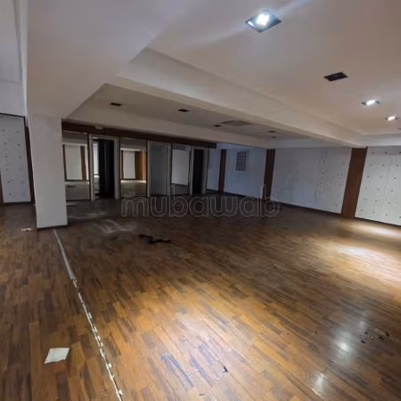 Local commercial à Louer de 233.0 m² à Rabat, Agdal