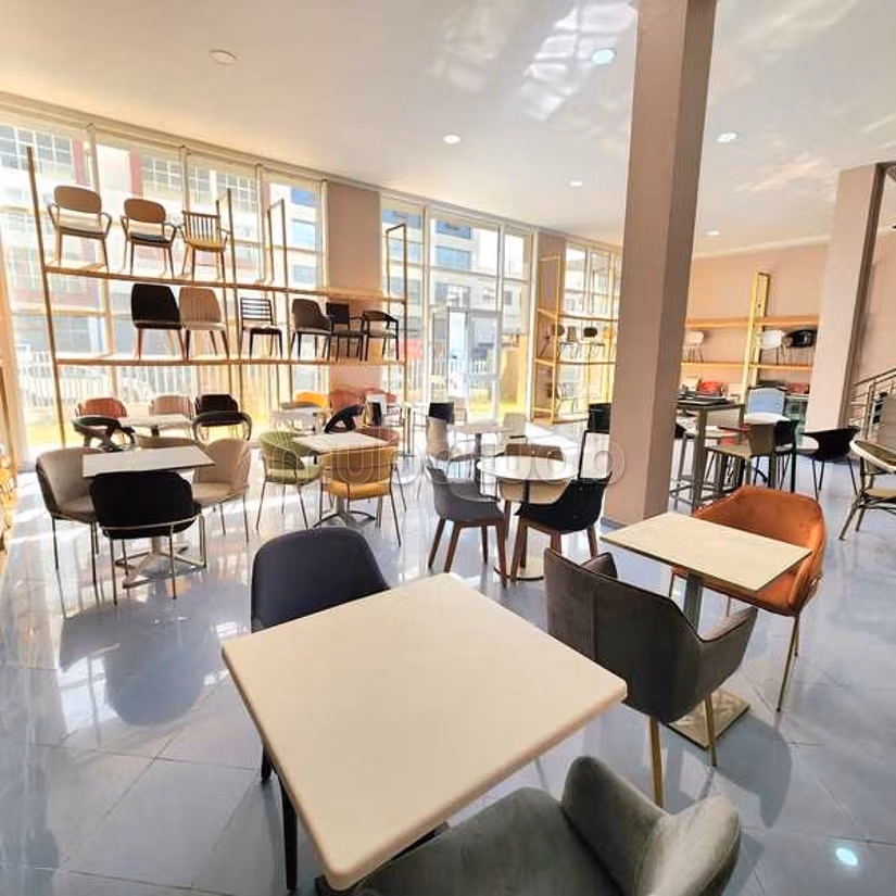 Negozio in affitto di 1101.0 m² a Casablanca, Alsazia Lorena