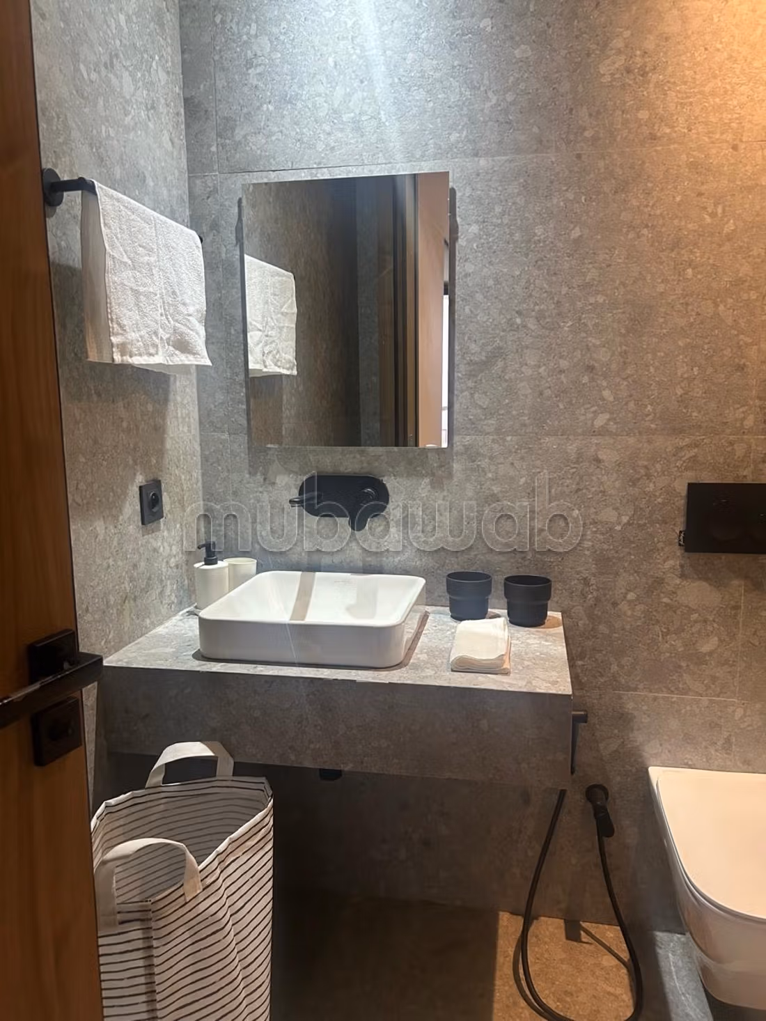 Très bel appartement à louer à Gauthier. 1 jolie chambre. Meublé — 5