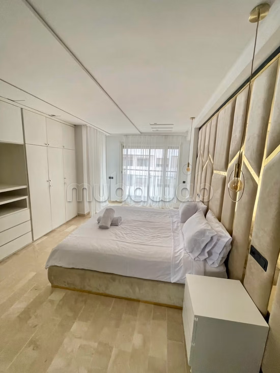 Appartement à louer à Bourgogne Ouest. 3 chambres. Grenier — 2