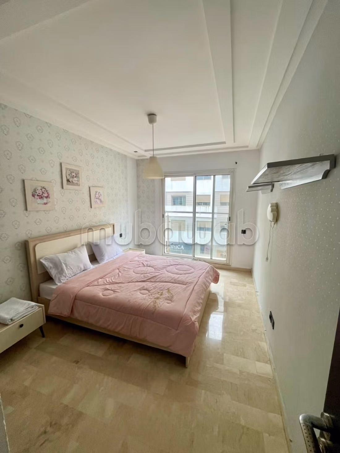 Appartement à louer à Bourgogne Ouest. 3 chambres. Grenier — 6