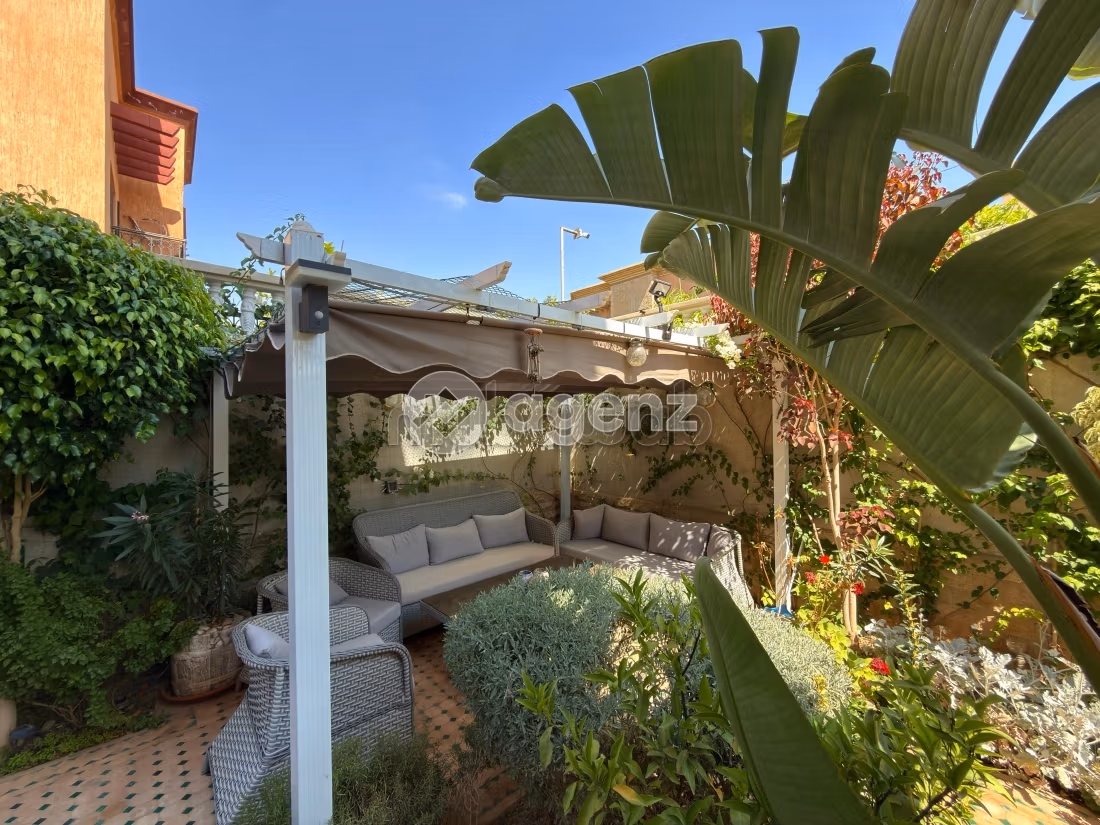 Villa à vendre 300 m², 4 chambres Azzouzia Marrakech