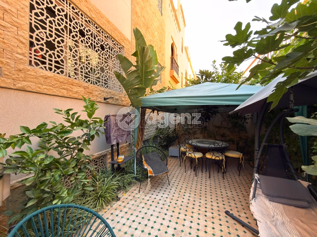 Villa à vendre 300 m², 4 chambres Azzouzia Marrakech