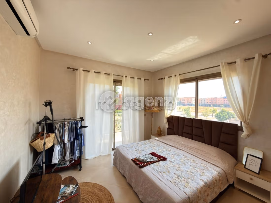 Villa à vendre 300 m², 4 chambres Azzouzia Marrakech
