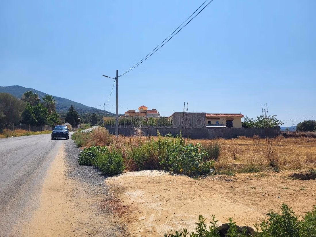 Vente de terrain à Tabarka Slaimia. 
Surface totale 300 m²